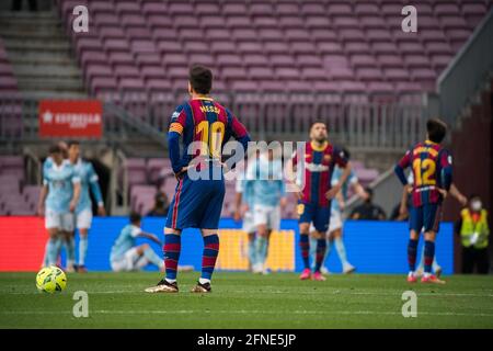 Barcelona, Spanien. Mai 2021. Lionel Messi aus Barcelona reagiert während eines Fußballspiels der spanischen Liga zwischen dem FC Barcelona und Celta Vigo am 16. Mai 2021 in Barcelona, Spanien. Quelle: Joan Gosa/Xinhua/Alamy Live News Stockfoto