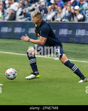 Kansas City, Kansas, USA. Mai 2021. Der sportliche KC-Stürmer Alan Pulido #9 ist in der zweiten Hälfte des Spiels auf dem Spiel. Kredit: Serena S.Y. Hsu/ZUMA Wire/Alamy Live News Stockfoto