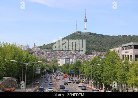 Panoramablick auf den Namsan (Seoul) Tower, Seoul, Korea Stockfoto