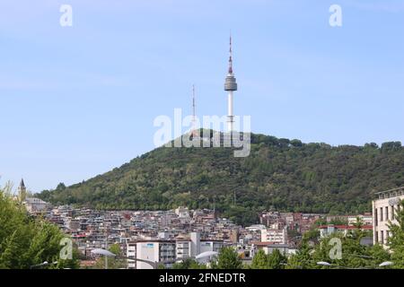 Panoramablick auf den Namsan (Seoul) Tower, Seoul, Korea Stockfoto
