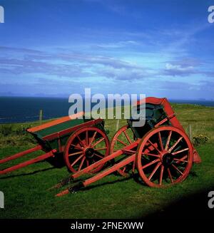 Schottland: Kilmuir Croft Museum auf der Isle of Skye. Zwei alte Karren der ehemaligen Crofters, die Kleinbauern. [Automatisierte Übersetzung] Stockfoto