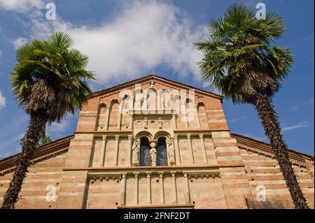 Italien, Europa, Piemont, Asti, Albugnano, Monferrato, Abtei von Vezzolano. Christlich-katholische Kirche im römisch-gotischen Stil. Stockfoto