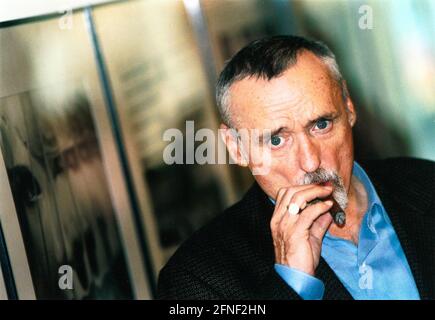 Dennis Hopper (geboren 1936), amerikanischer Schauspieler, Regisseur und Fotograf. Das Bild wurde anlässlich seiner Fotoausstellung im Berliner Cafe Einstein aufgenommen. [Automatisierte Übersetzung] Stockfoto