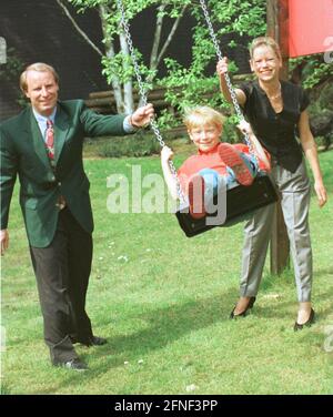 Berti Vogts mit Frau Monika und Sohn Justin. [Automatisierte Übersetzung] Stockfoto