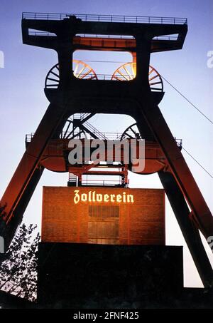 Industriedenkmal Zollverein Kolonie / Schacht XII in Essen. Architektur von Schupp und Kremmer (1932). Die Kolonie wurde am 23.12.1987 geschlossen. [Automatisierte Übersetzung] Stockfoto