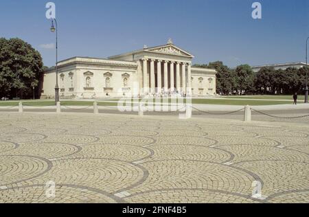 Die Glyptothek auf dem Königsplatz in München. [Automatisierte Übersetzung] Stockfoto