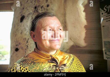 Eine norwegische Laplander (Eigenname: Sami) in ihrem Zelt. [Automatisierte Übersetzung] Stockfoto