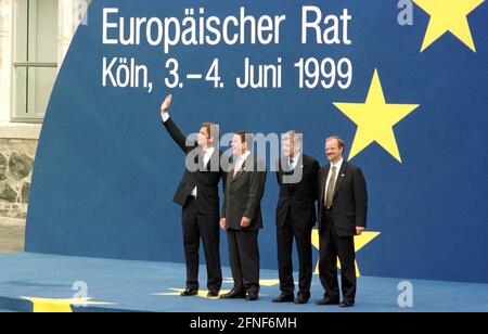 Der britische Premierminister Tony Blair, Bundeskanzler Gerhard Schröder, Außenminister Joschka Fischer und der britische Außenminister Robert Cook (von links nach rechts) beim Europäischen Rat in Köln.n [automatisierte Übersetzung] Stockfoto