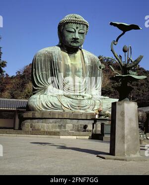 Große Buddha-Statue aus Bronze des Amida Daibutsu aus dem Jahr 1252. [Automatisierte Übersetzung] Stockfoto