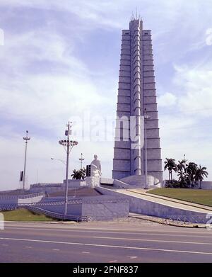 Modernes Denkmal für den Dichter und Freiheitskämpfer Jose Marti (1853-1895). Der fünfzackige Obelisk steht im Placa de la Revolucion. [Automatisierte Übersetzung] Stockfoto