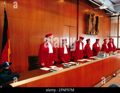 Mündliche Verhandlung im zweiten Senat des Bundesverfassungsgerichts in Karlsruhe. [Automatisierte Übersetzung] Stockfoto