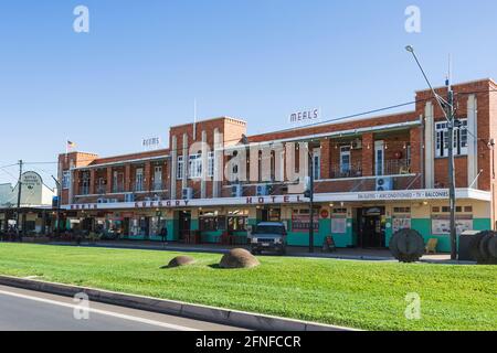 Außenansicht des North Gregory Hotels, einem alten Pub in Winton, Central Queensland, QLD, Australien. Stockfoto
