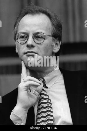 Dieses Foto zeigt den SPD-Bundestagsabgeordneten Rudolf Scharping. [Automatisierte Übersetzung] Stockfoto