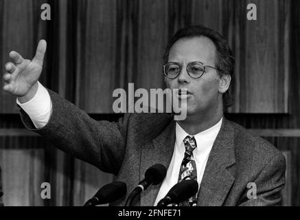 Dieses Foto zeigt den SPD-Bundestagsabgeordneten Rudolf Scharping. [Automatisierte Übersetzung] Stockfoto