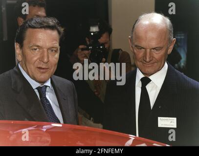 Bundeskanzler Gerhard Schröder und VW-Chef Ferdinand Piech. [Automatisierte Übersetzung] Stockfoto