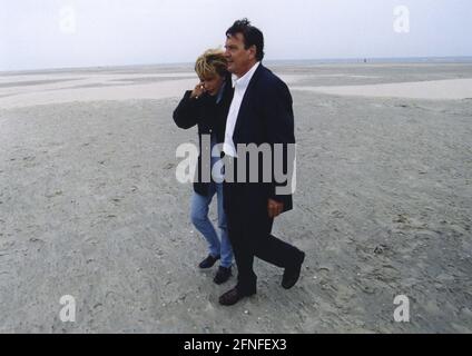 Bundeskanzler Gerhard Schröder und seine Frau Doris Schröder-Köpf. [Automatisierte Übersetzung] Stockfoto