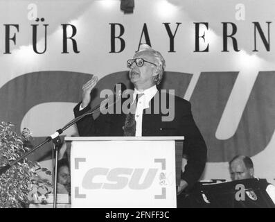 Der bayerische Ministerpräsident Edmund Stoiber während seiner Wahlkampfrede in Bayern. [Automatisierte Übersetzung] Stockfoto