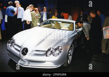 Ein Mercedes-Benz SLR McLaren auf der Internationalen Automobil-Ausstellung in Frankfurt. [Automatisierte Übersetzung] Stockfoto