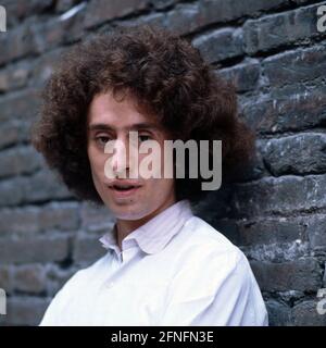 ANGELO BRANDUARDI, italienischer Musiker und Sänger, ein Cantautore, Portrait, 1982. ANGELO BRANDUARDI, italienischer Musiker und Sänger, A Cantautore, Portrait, 1982. Stockfoto