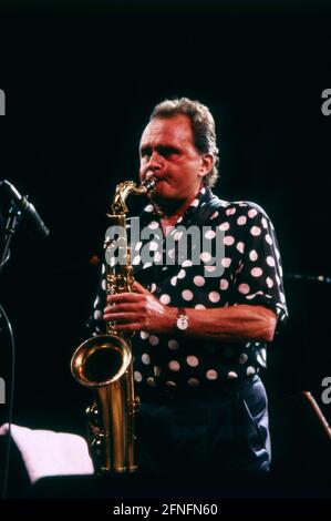 Stan Getz, amerikanischer Jazz-Saxophonist, tritt beim Jazz Gipfel in Stuttgart, 1989. Stan Getz, amerikanischer Jazz-Saxophonist, Jazz Gipfel Stuttgart Performance, 1989. Stockfoto