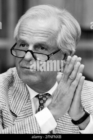 Helmut WERNER , Vorsitzender des Vorstands der Mercedes-Benz AG , August 1995 [automatisierte Übersetzung] Stockfoto