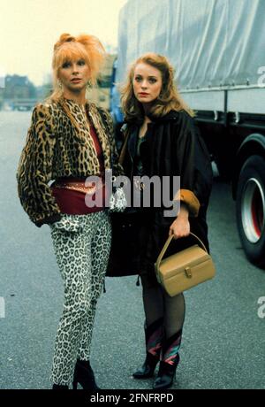 Derrick, ZDF TV Krimi-Serie, 1989, Folge: Die Kälte des Lebens, Szene: URSELA MONN, TUSHKA BERGEN. Derrick, ZDF-Krimiserie, 1989, Folge: Kaelte des Lebens, Szene: Ursela Monn und Tushka Bergen. Stockfoto