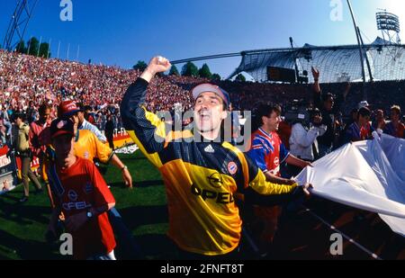 Fußball 1. Bundesliga 1993/1994 34. Matchday 07.05.1994 Deutscher Meister FC Bayern München JUBEL FC Bayern München, Torwart Raimond AUMANN FOTO: WEREK Pressebilder xxNOxMODELxRELEASExx Stockfoto