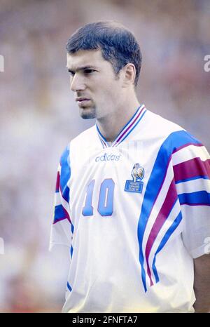 FUSSBALL-Europameisterschaft 1996 Frankreich - Spanien 15.06.1996 Zinedine ZIDANE (Frankreich) FOTO: WEREK Press Photo Agency xxNOxMODELxRELEASExx Stockfoto