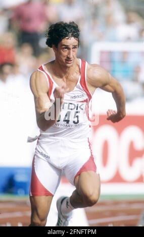 Leichtathletik-Weltmeisterschaften in Stuttgart am 18.08.1993. Zehnkampf: Christian Schenk Aktion 100m laufen. [Automatisierte Übersetzung] Stockfoto