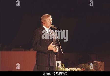 Der bayerische Minister für Kultur, Wissenschaft und Kunst Hans Zehetmair. Undatierte Fotografie, ca. 1991. [Automatisierte Übersetzung] Stockfoto