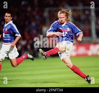 Weltmeisterschaft 1998 in Frankreich. Frankreich - Südafrika 3:0/12.06.1998 in Marseille. Emmanuel Petit France Action [automatisierte Übersetzung] Stockfoto