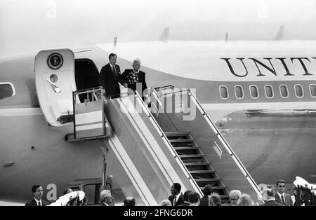 Deutschland, Bonn, 30.05.1989. Archiv Nr.: 05-28-12 Besuch des amerikanischen Präsidenten Foto: Präsident George W. Bush und Frau Barbara [automatisierte Übersetzung] Stockfoto