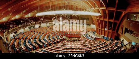 Europa / EU-Organisation 1997 Altes Europäisches Parlament in Straßburg, Plenarsaal // EU / Europäische Union / *** Local Caption *** Europa / Parlament [automatisierte Übersetzung] Stockfoto