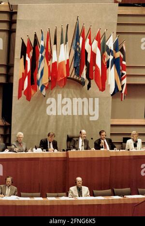 EU-Europa / Politik / 6 /1997 Plenarsaal Europäisches Parlament in Brüssel, Belgien // Europäische Union / EU / *** Local Caption *** Europa / Parlament in Brüssel [automatisierte Übersetzung] Stockfoto