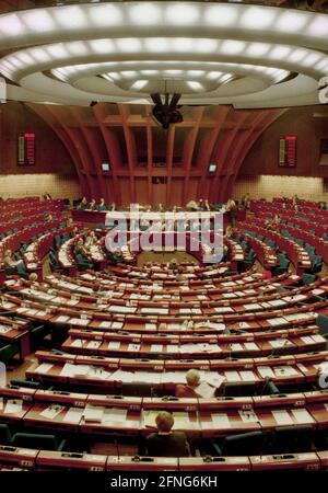 Europa / EU-Organisation 1997 Altes Europäisches Parlament in Straßburg, Plenarsaal // EU / Europäische Union / *** Local Caption *** Europa / Parlament [automatisierte Übersetzung] Stockfoto