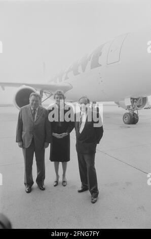 Der bayerische Ministerpräsident Franz Josef Strauß, seine Tochter Monika Strauß und Hans Arnt bei der Übergabe des ersten PAN AM Airbus A 310 in München. [Automatisierte Übersetzung] Stockfoto