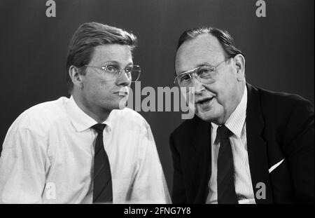 Deutschland, Duisburg, 22.04.1989. Archiv Nr.: 07-05-25 FDP-Europakonferenz Foto: Bundesaußenminister Hans-Dietrich Genscher und Guido Westerwelle Stockfoto