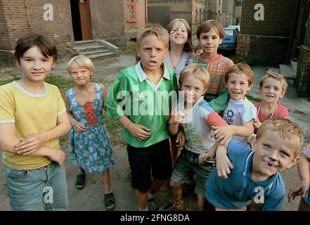 Polen-Wirtschaft / Industrie-PL / Sept. 1999 Bytom / Bytom in Oberschlesien, Bergarbeitersiedlung der Kolonie Bobrek //Kinder / Spielen [automatisierte Übersetzung] Stockfoto