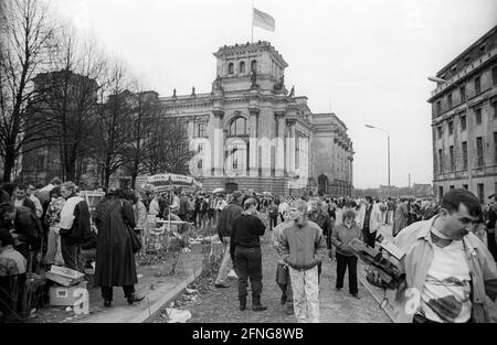 DDR, Berlin, 10.03.1990, Reichstag, ehemaliger Mauerverlauf, [automatisierte Übersetzung] Stockfoto