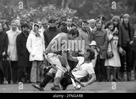 Endspiel zur Deutschen Meisterschaft im Herren-Hockey. Rot-Weiß Köln - SC Frankfurt 80 2:1 n.V./28.05.1972 in Köln. [Automatisierte Übersetzung] Stockfoto