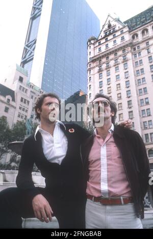 Franz Beckenbauer, bei seiner Überführung nach Cosmos New York, Besuch bei seinem Bruder Walter, Manhattan 30.09.1977. [Automatisierte Übersetzung] Stockfoto