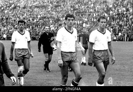 21.08.1965 Borussia Mönchengladbach - Tasmanien Berlin 5:0 tasmanische Spieler enttäuscht Aus dem Feld [automatisierte Übersetzung] Stockfoto