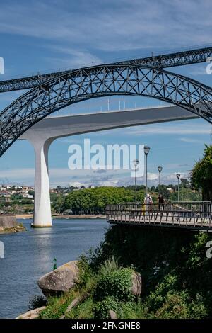 Brücken über den Douro-Fluss in Porto, Portugal Stockfoto