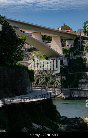 Brücke über den Douro-Fluss in Porto, Portugal Stockfoto