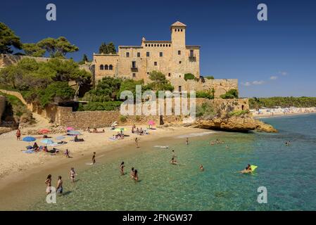 Schloss Tamarit und Strand Cala Jovera (Tarragona, Costa Daurada, Katalonien, Spanien) ESP: Castillo de Tamarit y la cala Jovera (Tarragona, Costa Daurada) Stockfoto