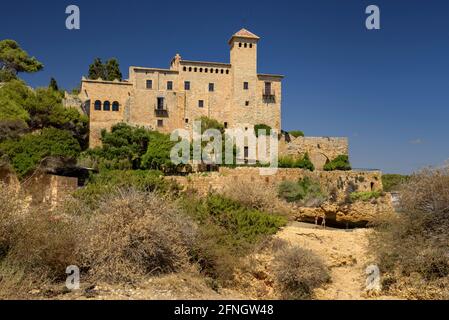 Schloss Tamarit und Strand Cala Jovera (Tarragona, Costa Daurada, Katalonien, Spanien) ESP: Castillo de Tamarit y la cala Jovera (Tarragona, Costa Daurada) Stockfoto