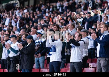 Kopenhagen, Dänemark. Mai 2021. Fans des FC Kopenhagen, die während des 3F-Superliga-Spiels zwischen dem FC Kopenhagen und Brondby IF im Parkenstadion in Kopenhagen, Dänemark, gesehen wurden. (Foto: Gonzales Photo/Alamy Live News Stockfoto