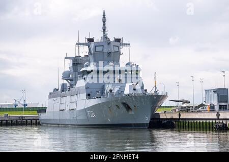 17. Mai 2021, Niedersachsen, Wilhelmshaven: Die Fregatte Sachsen-Anhalt. Die Sachsen-Anhalt ist die dritte von insgesamt vier Fregatten der neuen F125-Klasse. Foto: Sina Schuldt/dpa Stockfoto