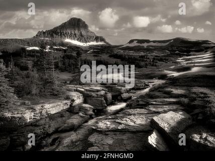 Reynolds Creek und Mt. Reynolds. Glacier National Park, Montanna Stockfoto