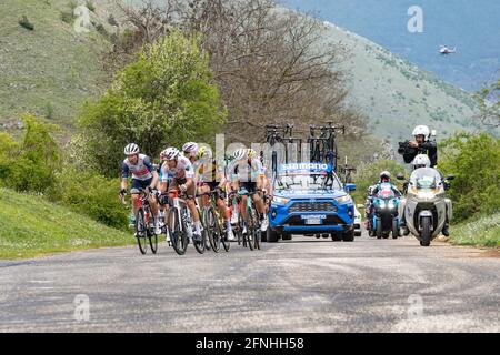 Bergbühne in den Abruzzen des Giro d'Italia. Gruppe von Radfahrern im Rennen. Abruzzen, italien, europa Stockfoto